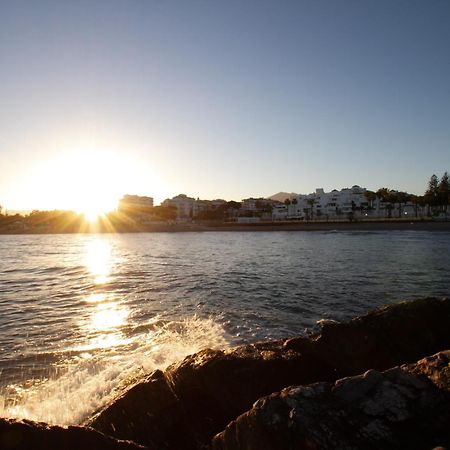 Marbella Banus Suites - Lily Playas Del Duque Banus Beach Apartment Kültér fotó