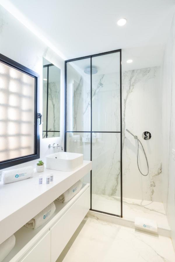 Marbella Banus Suites - Lily Playas Del Duque Banus Beach Apartment Kültér fotó