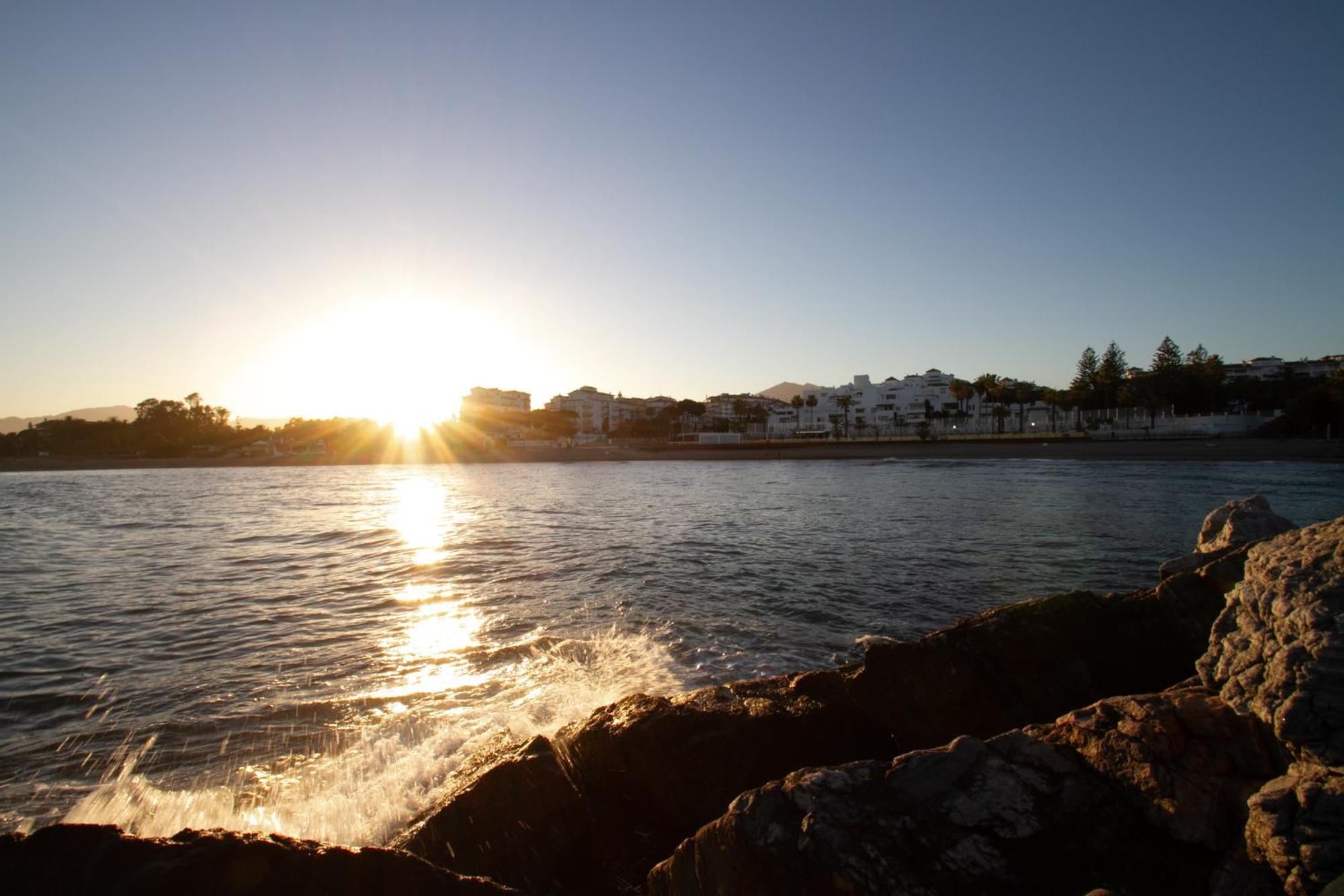 Marbella Banus Suites - Lily Playas Del Duque Banus Beach Apartment Kültér fotó