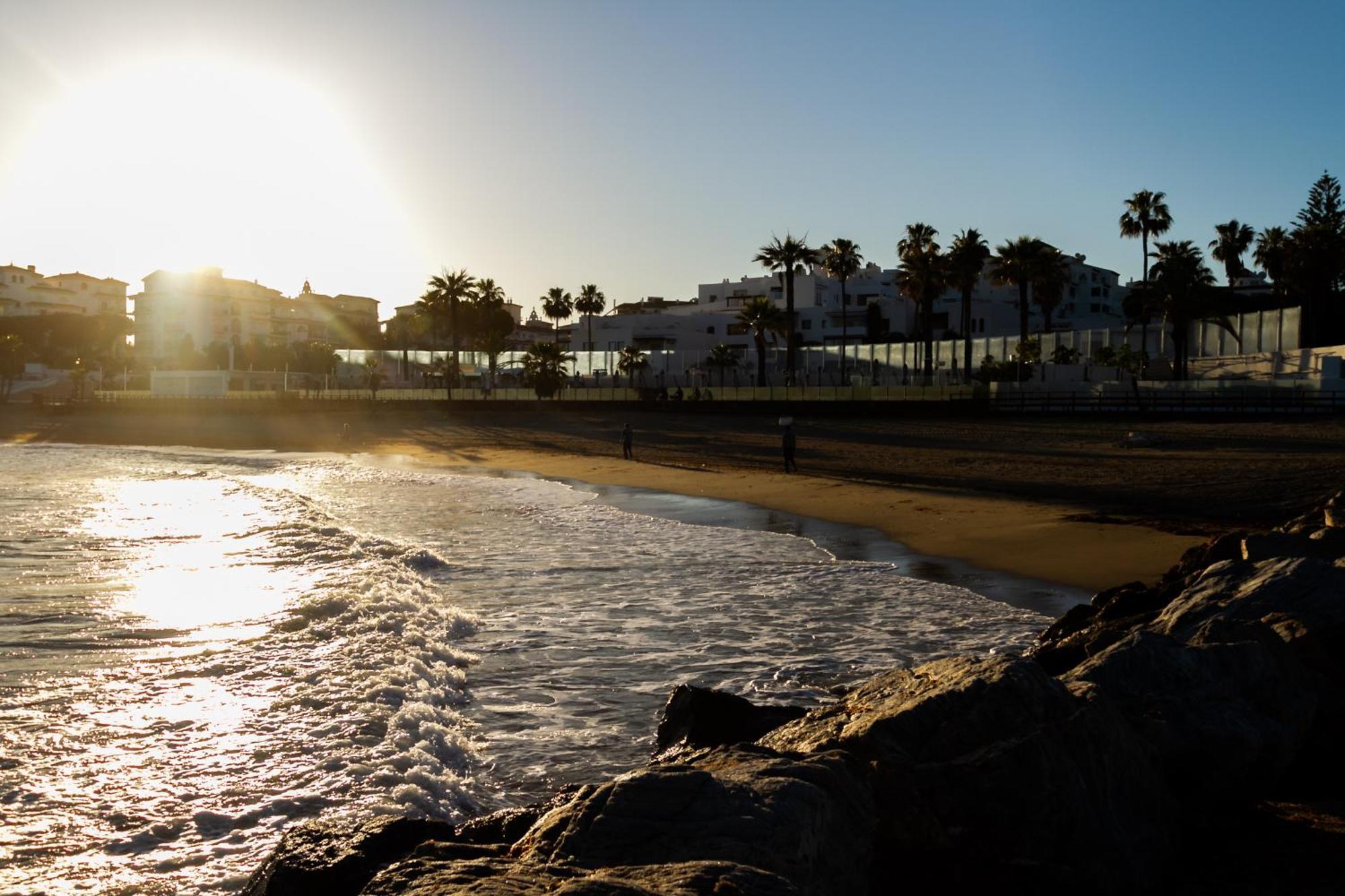 Marbella Banus Suites - Lily Playas Del Duque Banus Beach Apartment Kültér fotó