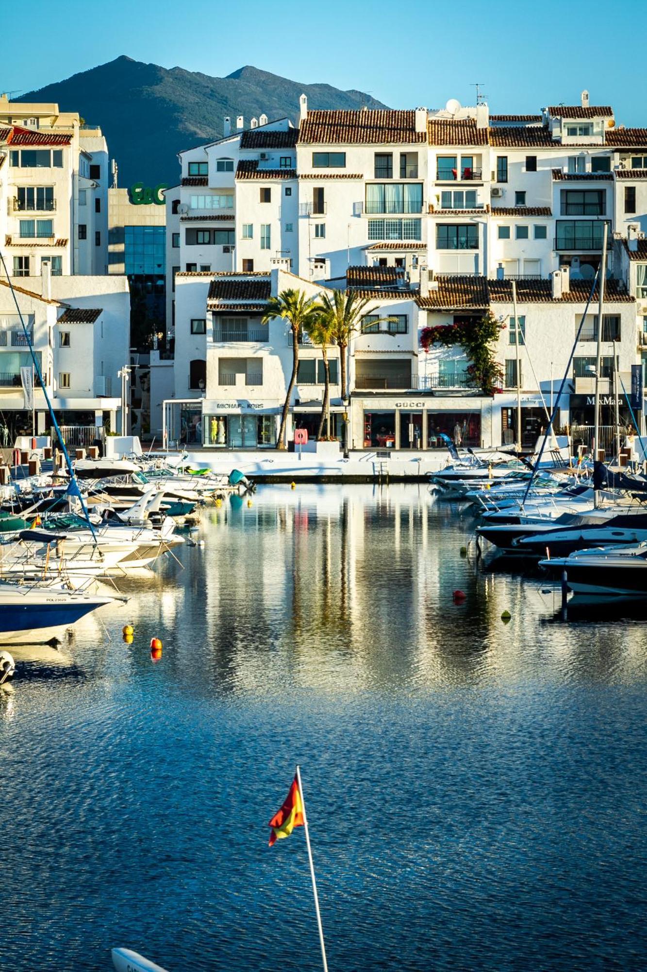 Marbella Banus Suites - Lily Playas Del Duque Banus Beach Apartment Kültér fotó