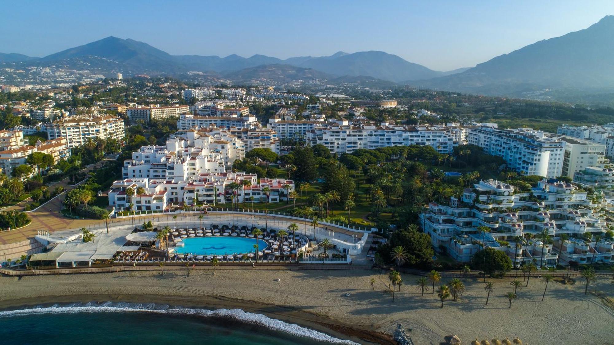 Marbella Banus Suites - Lily Playas Del Duque Banus Beach Apartment Kültér fotó